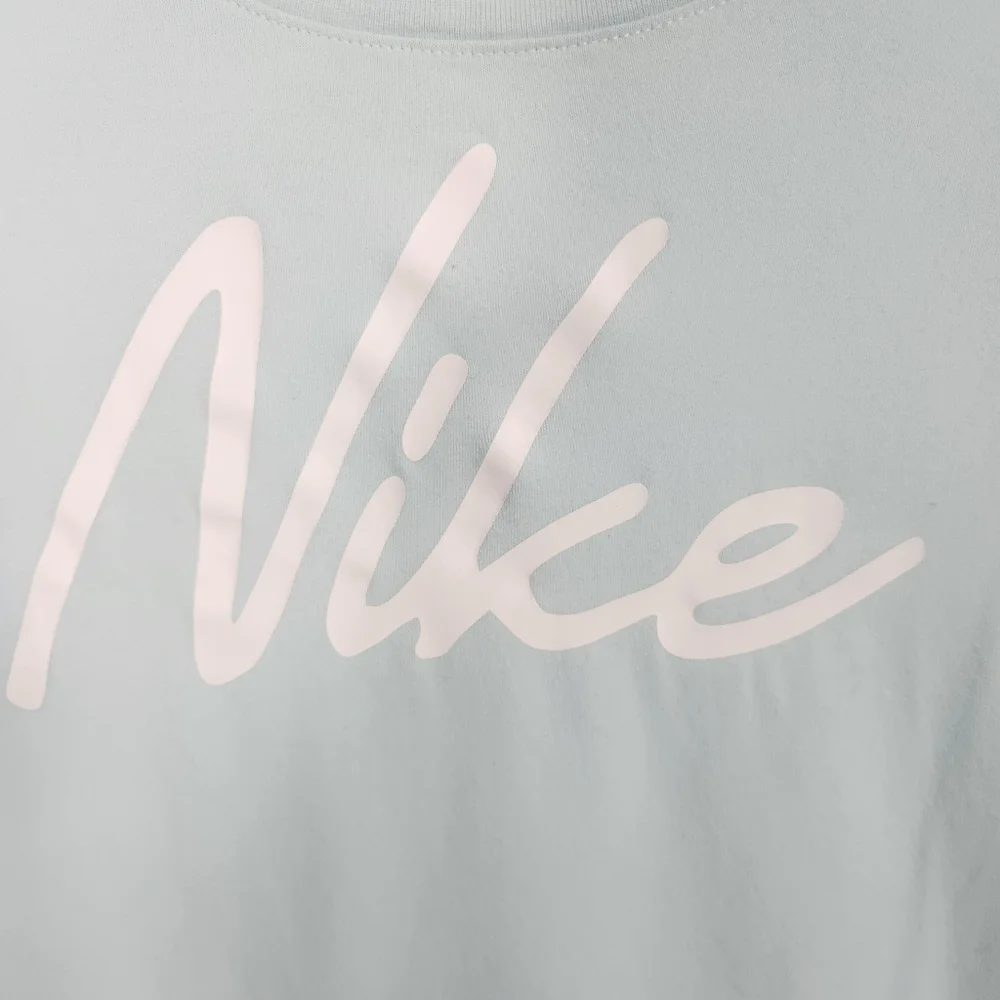 Nike mint green short sleeve t-shirt size XS